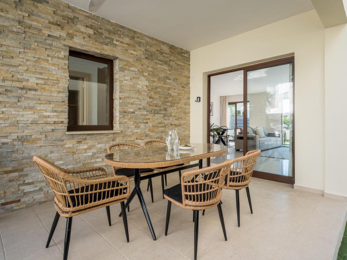 Sanders Aqua Park Resort - Precious 3-Bedroom Holiday Home With Shared Pool Лимасол Экстерьер фото